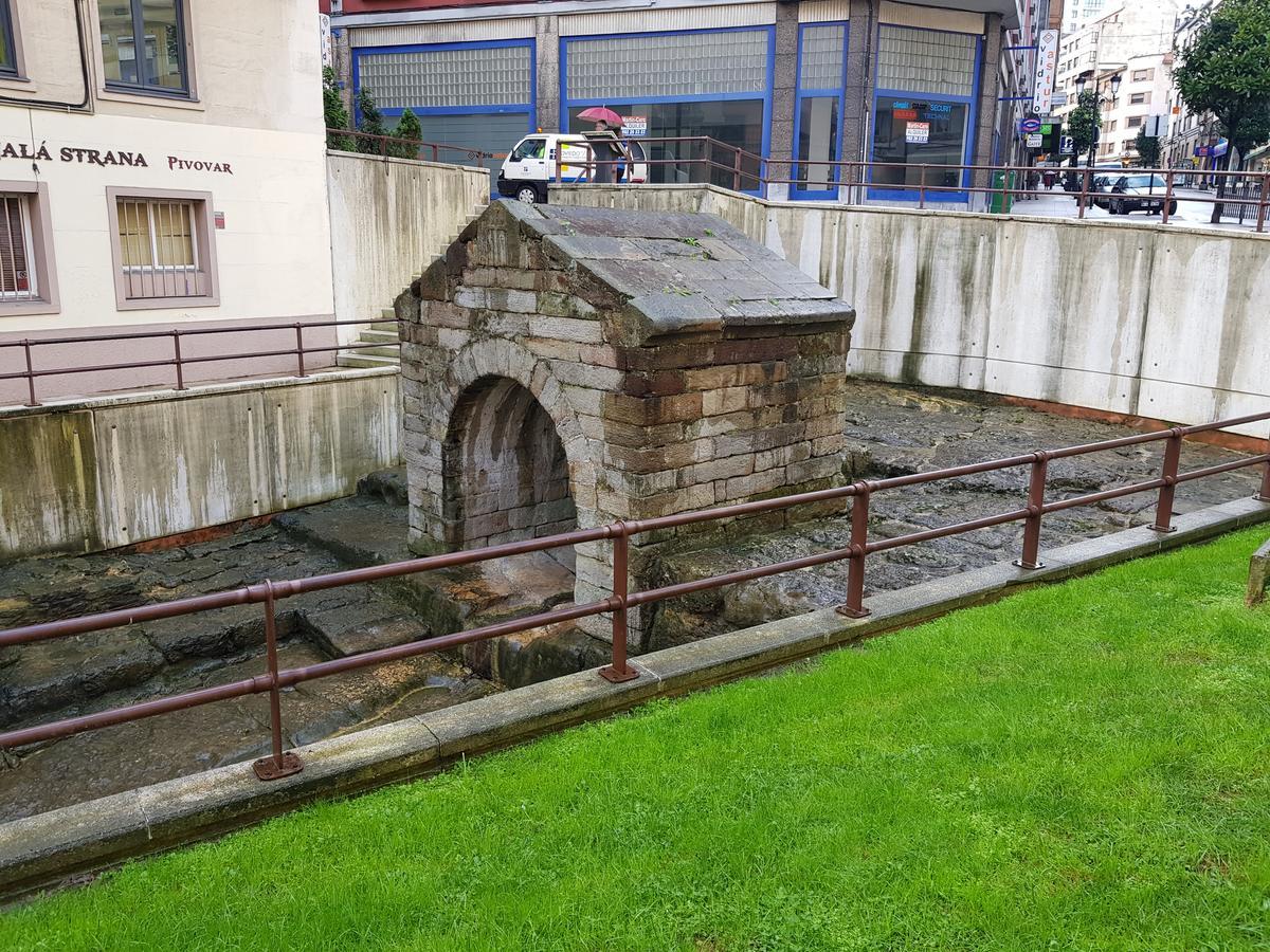 Hostal Foncalada Oviedo Eksteriør bilde
