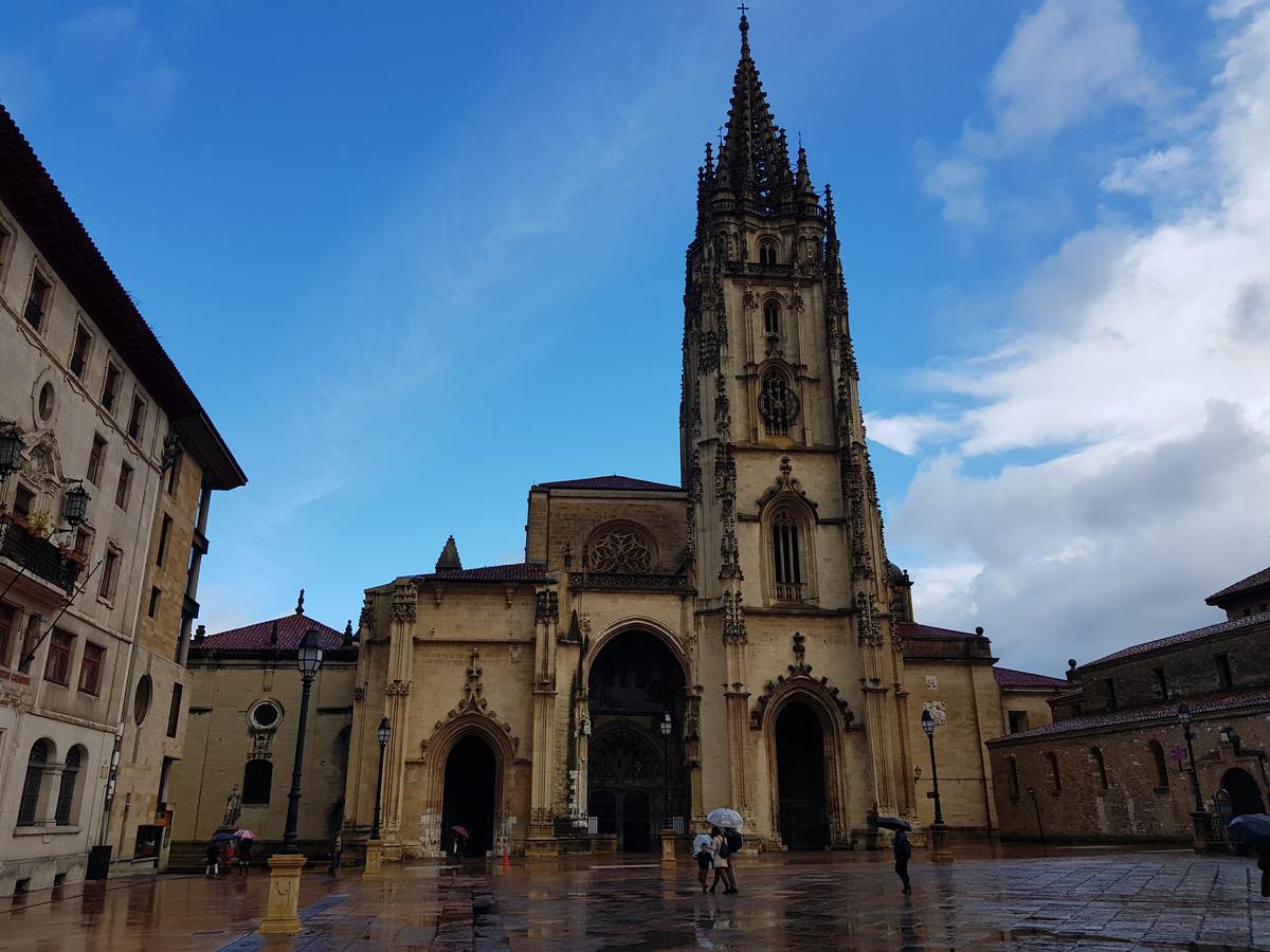 Hostal Foncalada Oviedo Eksteriør bilde